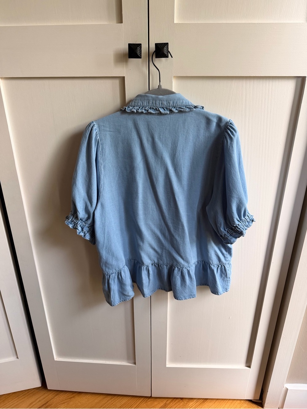 Entro Ruffle Denim Top - Beautiful Short Sleeve Button Front Top - Picture 3 of 3